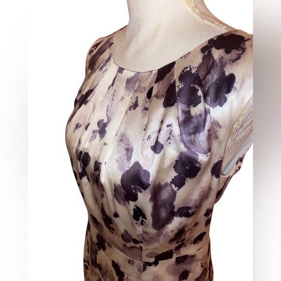 Ann Taylor Printed Sheath Silk Dress with Pleated Neckline in GRY/PUR/WHT Size 4 - Picture 3 of 7